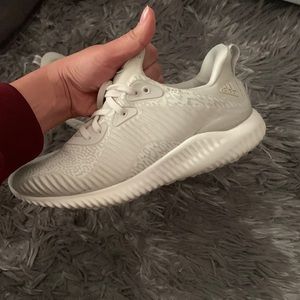 Adidas alphabounce